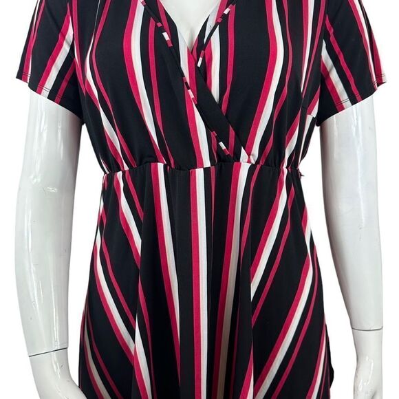 Torrid multi vertical strip wrap top size 2X - Picture 2 of 8